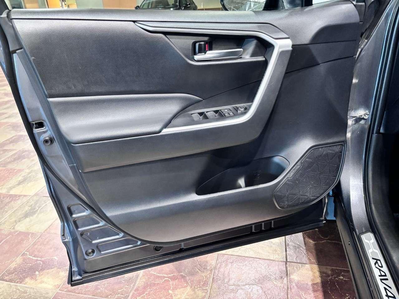 2024 Toyota RAV4 Hybrid XLE AWD Photo