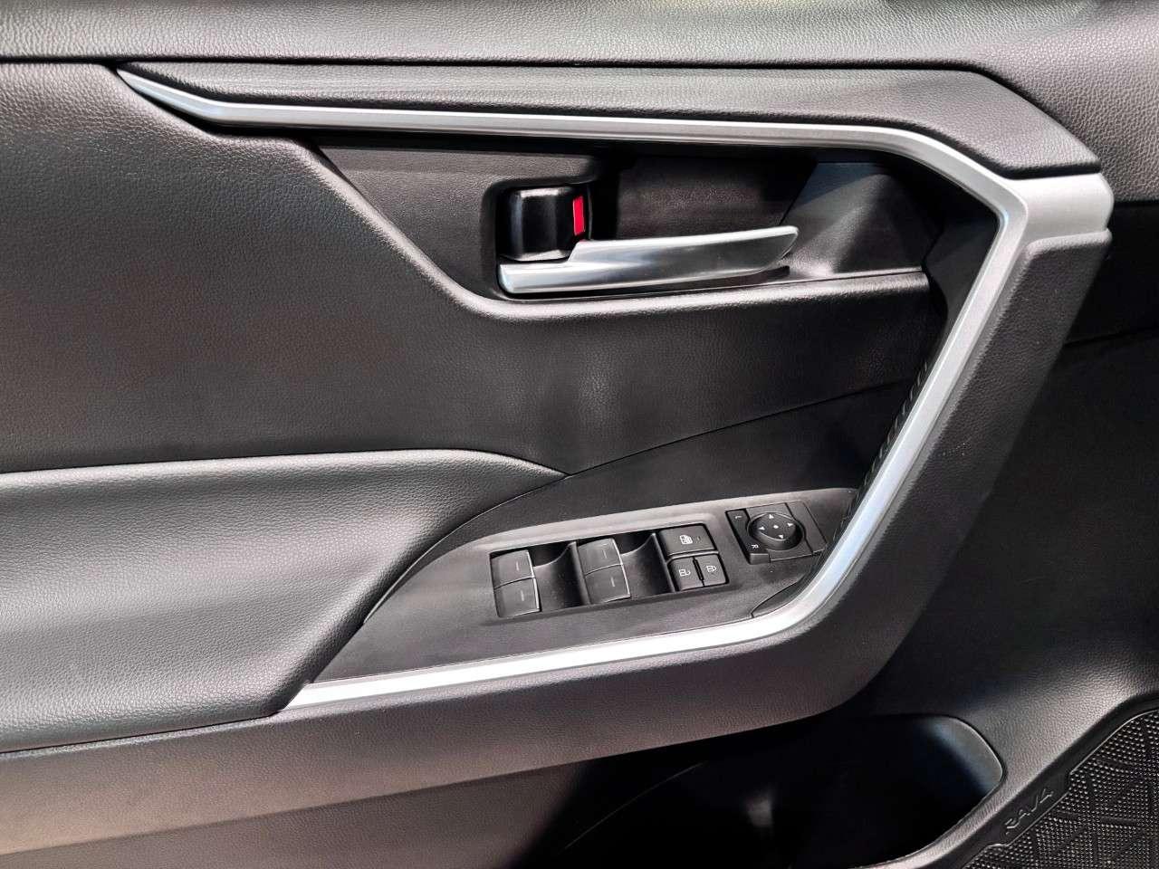 2024 Toyota RAV4 Hybrid XLE AWD Photo