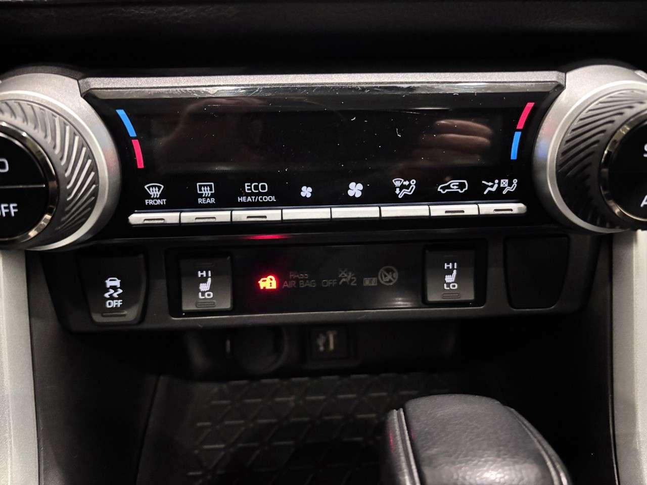 2024 Toyota RAV4 Hybrid XLE AWD Photo