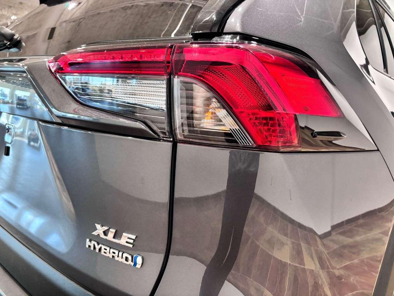 2024 Toyota RAV4 Hybrid XLE AWD Photo