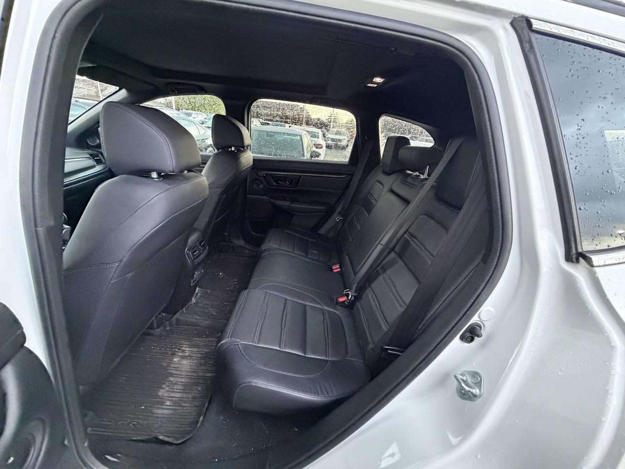 2021 Honda CR-V Black Edition   NO CLAIMS   ONE OWNER   PANO ROOF Photo4