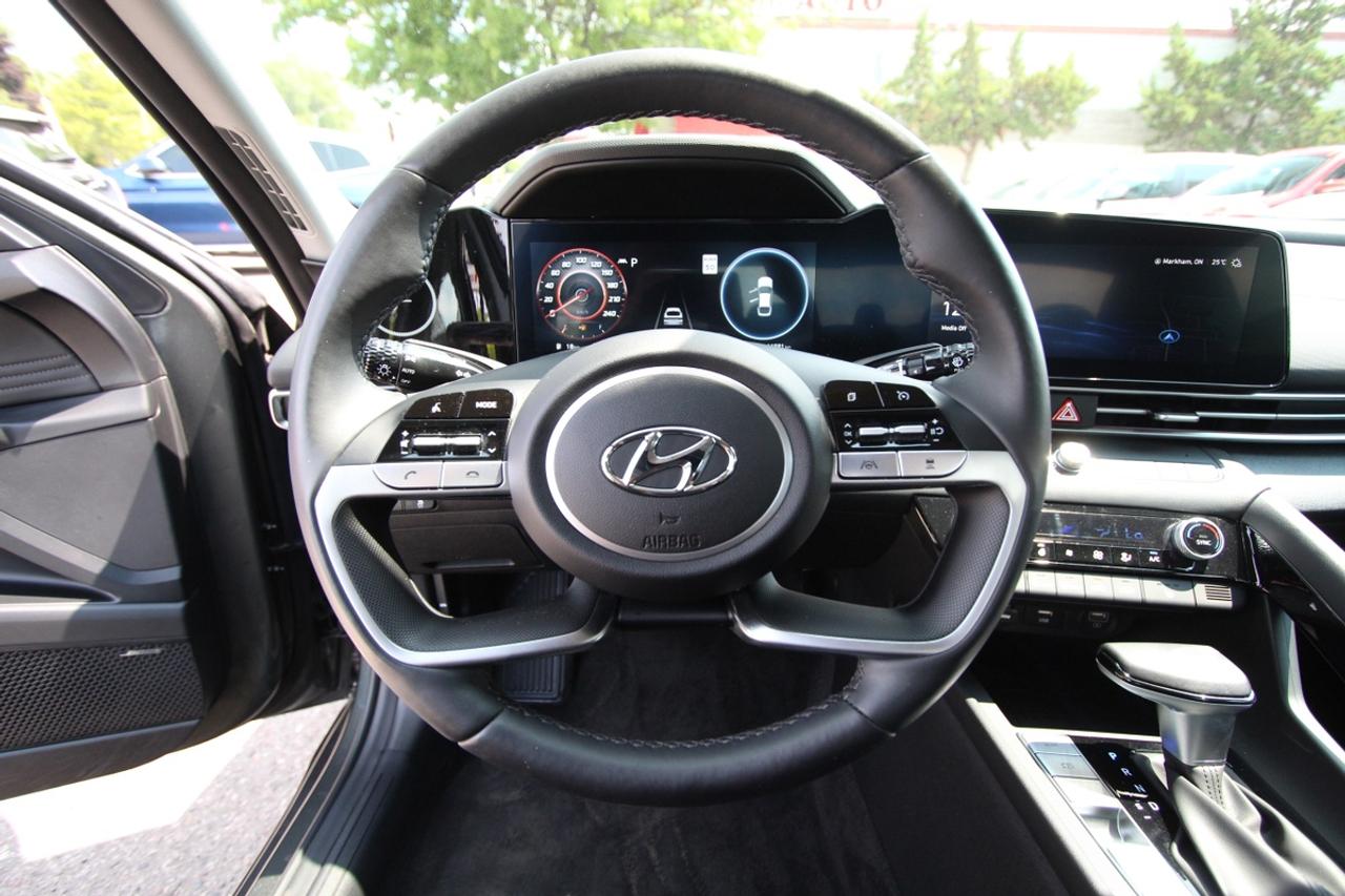 2023 Hyundai Elantra LUXURY - ONE OWNER LOW KMS Photo
