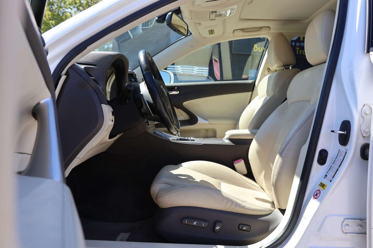 2009 Lexus IS 250-AWD/NAV/B CAM/LEATHER/P SEATS/H SEATS/SUNROOF/P WINDOWS&MIRRORS/PUSH START/KEYLESS/CRUISE CONTROL Photo