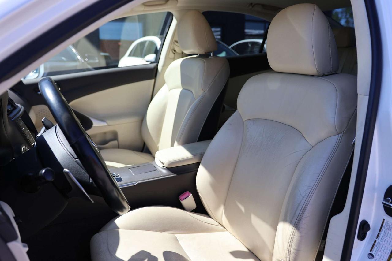 2009 Lexus IS 250-AWD/NAV/B CAM/LEATHER/P SEATS/H SEATS/SUNROOF/P WINDOWS&MIRRORS/PUSH START/KEYLESS/CRUISE CONTROL Photo