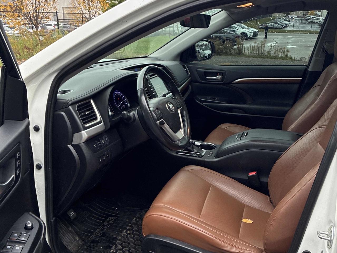 2019 Toyota Highlander LIMITED  Photo4