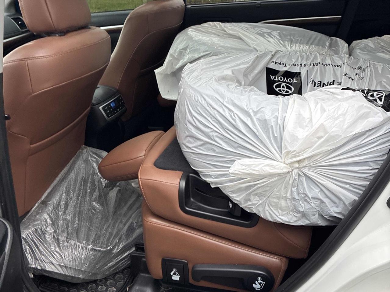 2019 Toyota Highlander LIMITED  Photo5