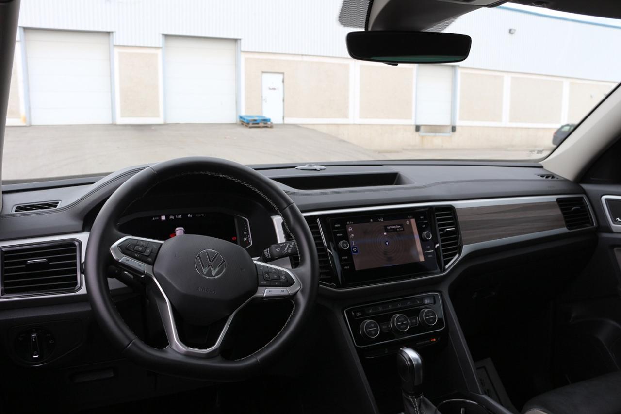 2023 Volkswagen Atlas SEL Photo