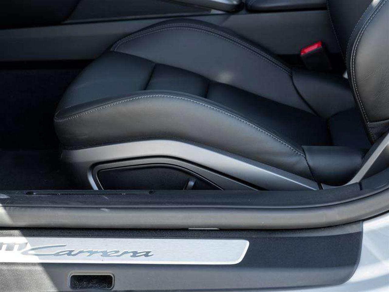 2025 Porsche 911 Carrera Coupe Sport Chrono Pkg Sport Exhaust System incl. Tailpipes in Black 20/21 Carrera S Wheel Photo