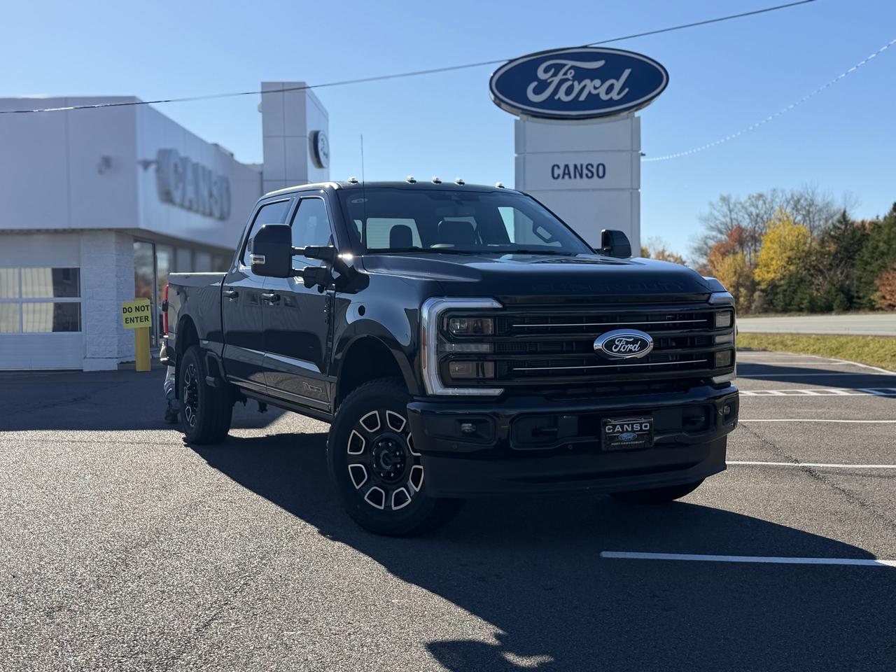 2027 Ford F-250 Super Duty Platinum Crew Cab 4WD