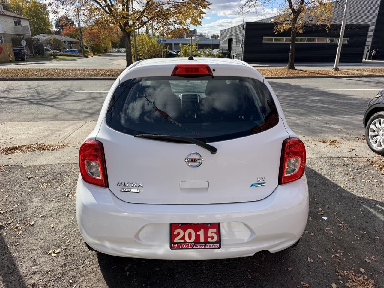 2015 Nissan Micra SV Photo