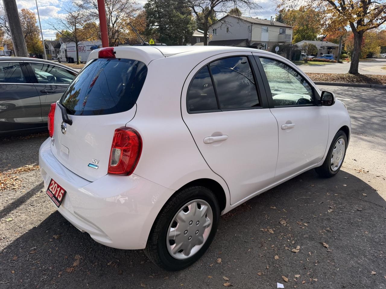 2015 Nissan Micra SV Photo