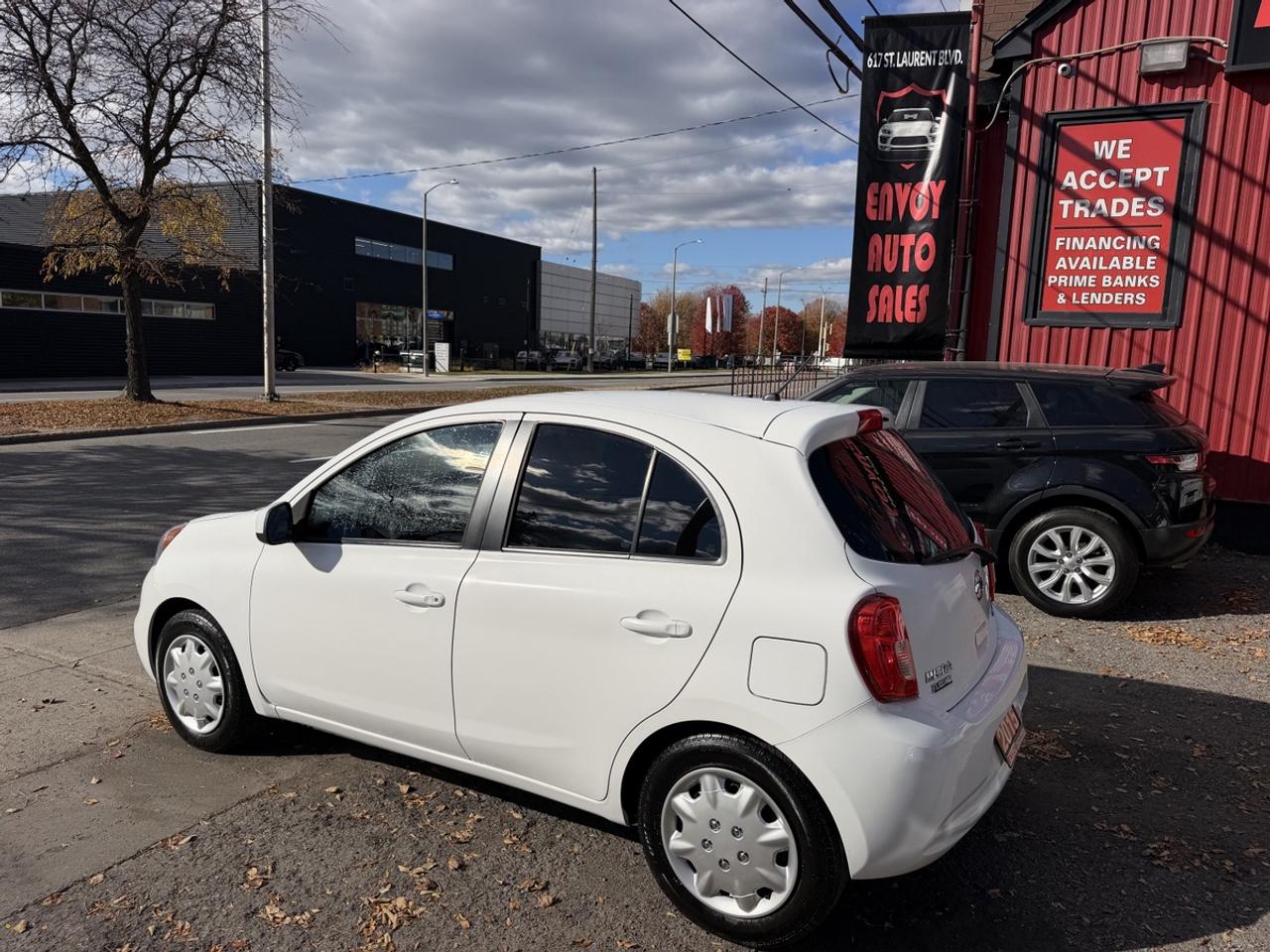 2015 Nissan Micra SV Photo