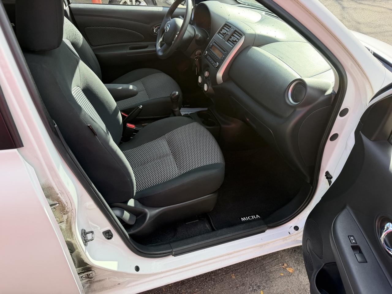 2015 Nissan Micra SV Photo
