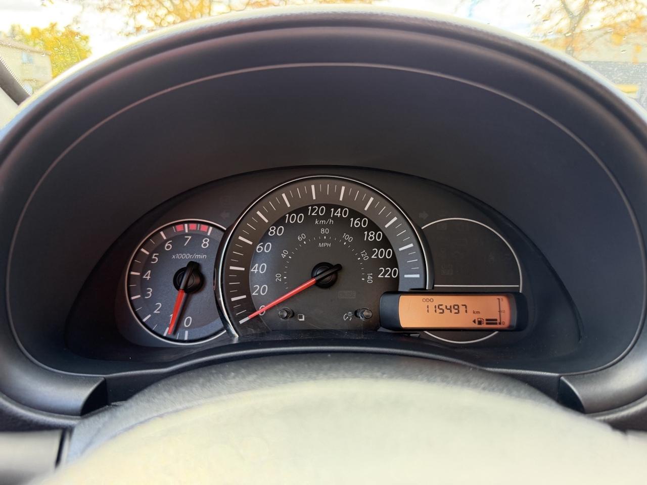 2015 Nissan Micra SV Photo