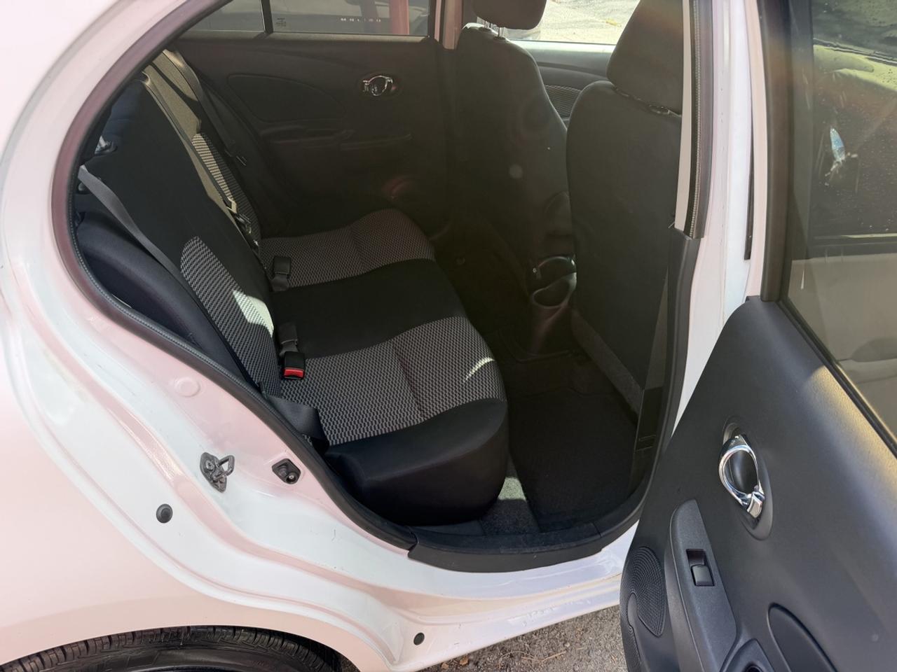 2015 Nissan Micra SV Photo