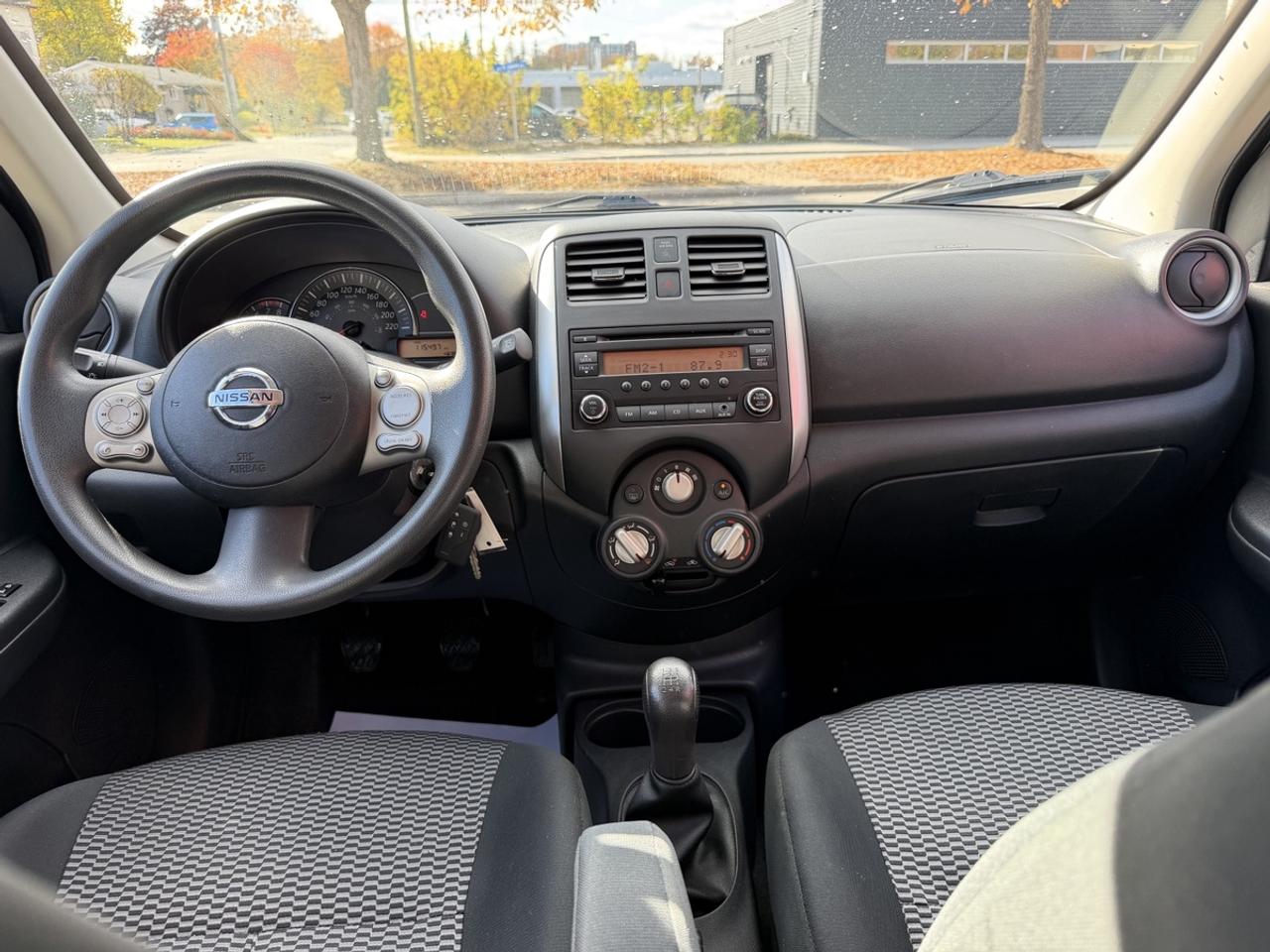 2015 Nissan Micra SV Photo