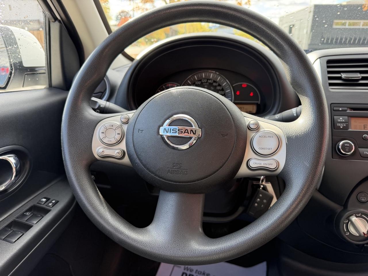 2015 Nissan Micra SV Photo