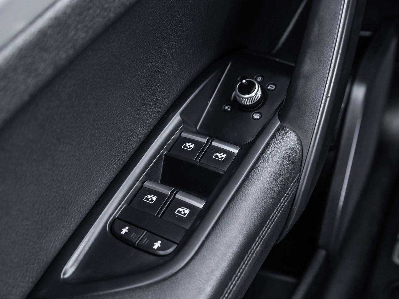 2020 Audi Q5 E Plug-In Hybrid Quattro AWD   Panoramic Sunroof   Leather   Heated Seats Photo