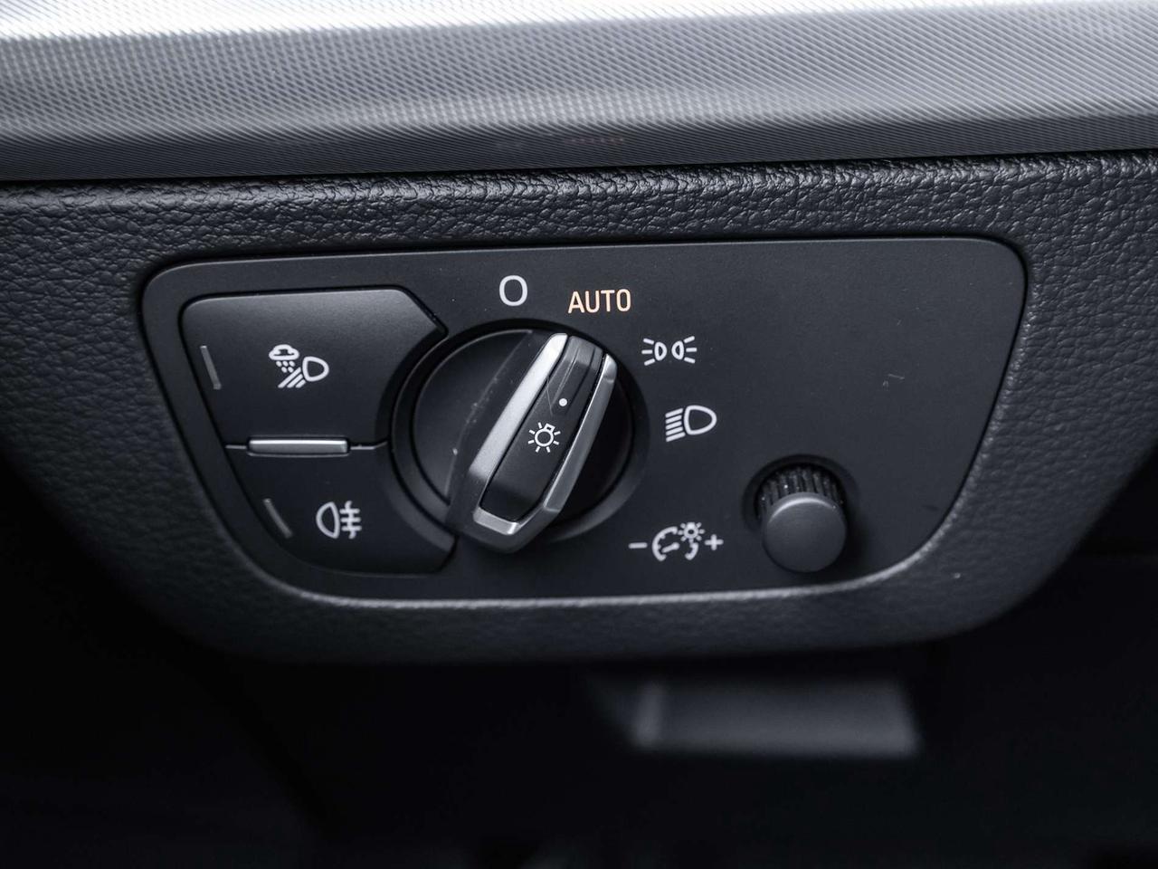 2020 Audi Q5 E Plug-In Hybrid Quattro AWD   Panoramic Sunroof   Leather   Heated Seats Photo