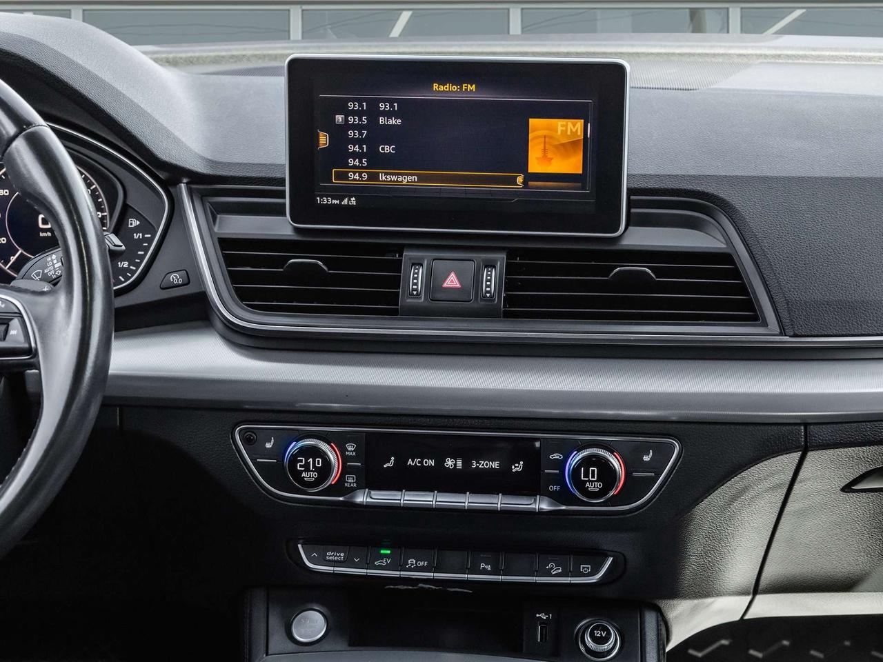 2020 Audi Q5 E Plug-In Hybrid Quattro AWD   Panoramic Sunroof   Leather   Heated Seats Photo