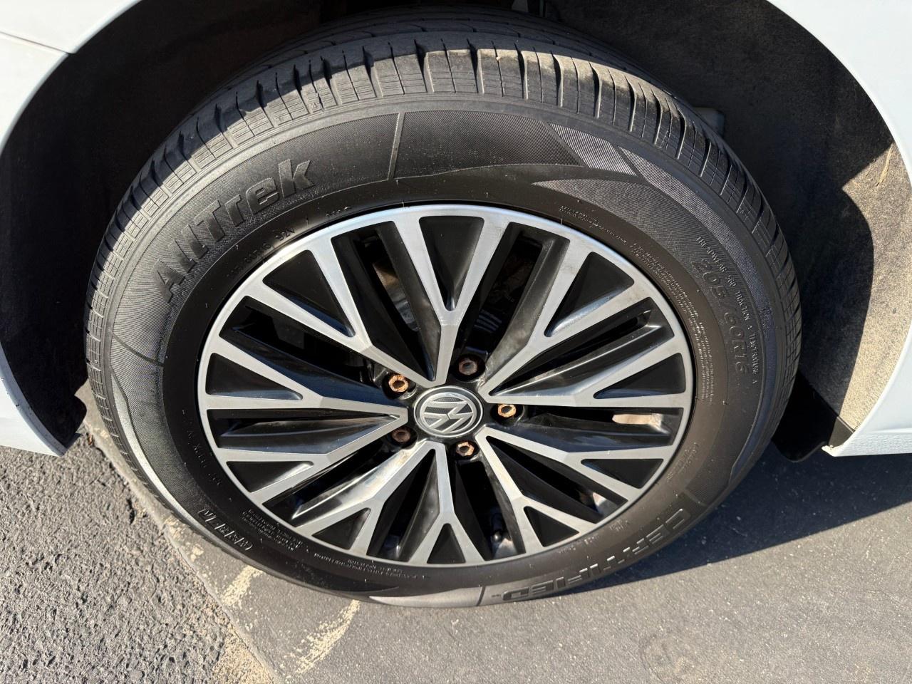 2019 Volkswagen Jetta Highline auto Photo
