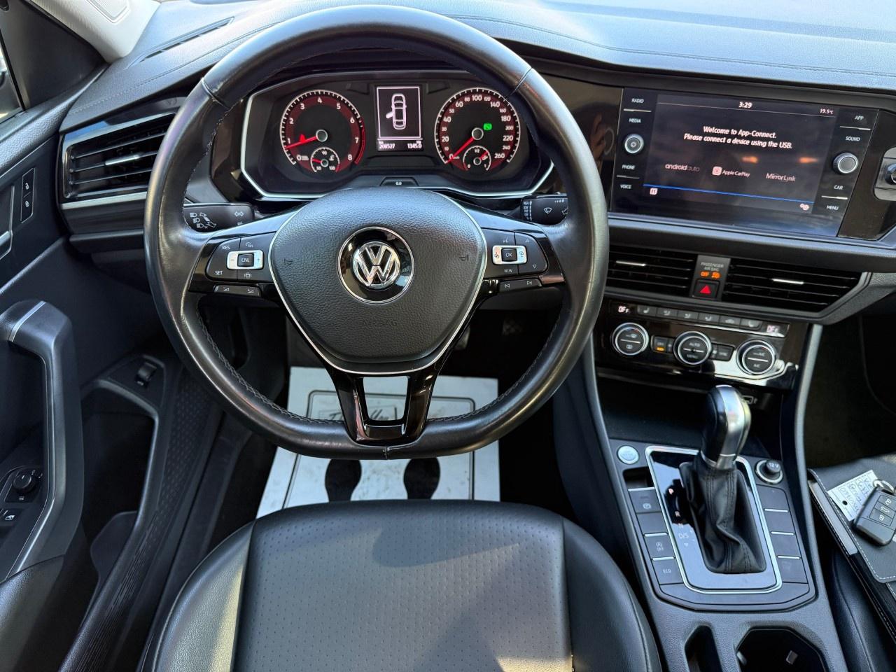 2019 Volkswagen Jetta Highline auto Photo