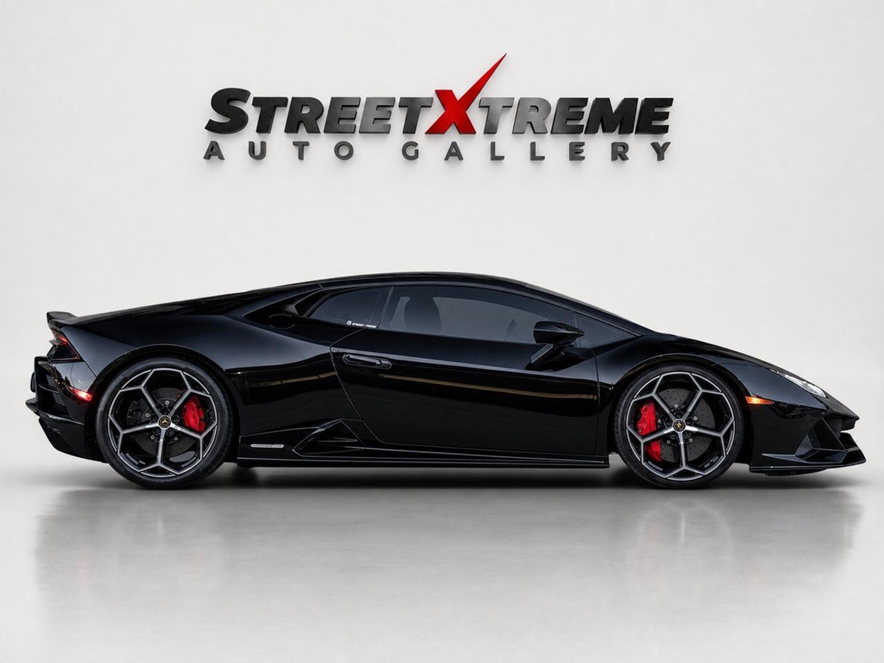 2023 Lamborghini Huracan EVO AWD Photo1