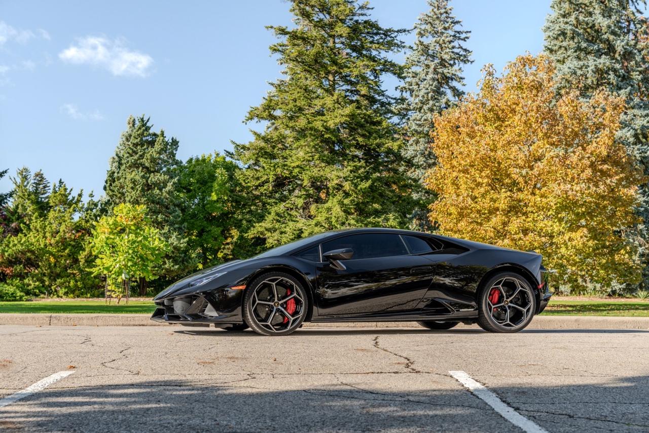 2023 Lamborghini Huracan EVO AWD Photo
