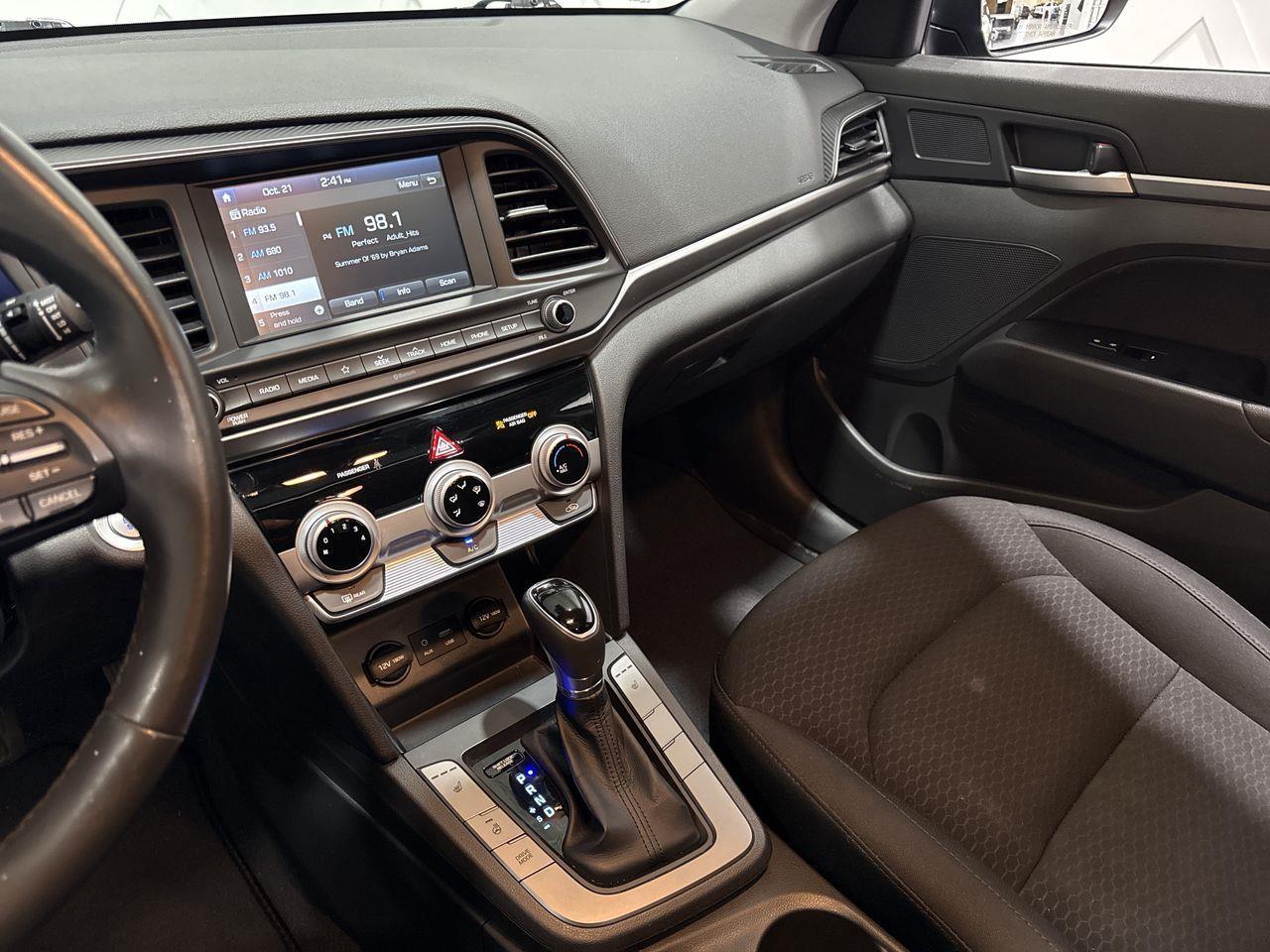 2020 Hyundai Elantra Preferred w/Sun & Safety Package 4dr Sedan Photo