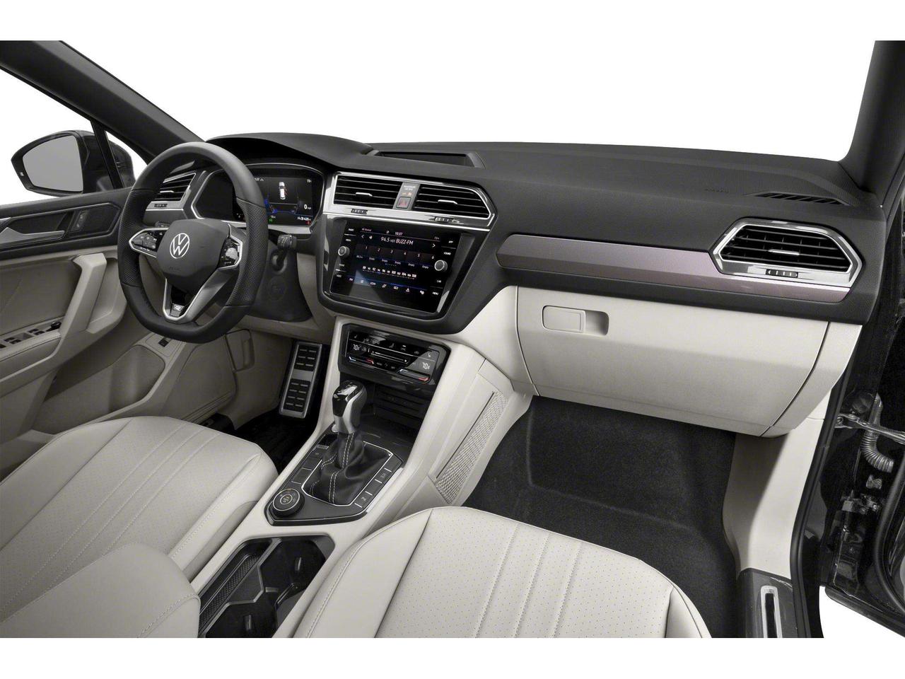 2024 Volkswagen Tiguan Comfortline R-Line Black Edition Photo