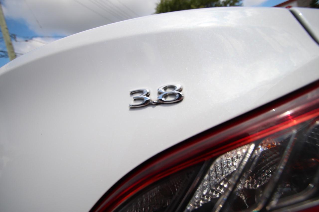 2015 Hyundai Genesis 3.8 - NO ACCIDENTS, CLEAN CARFAX Photo