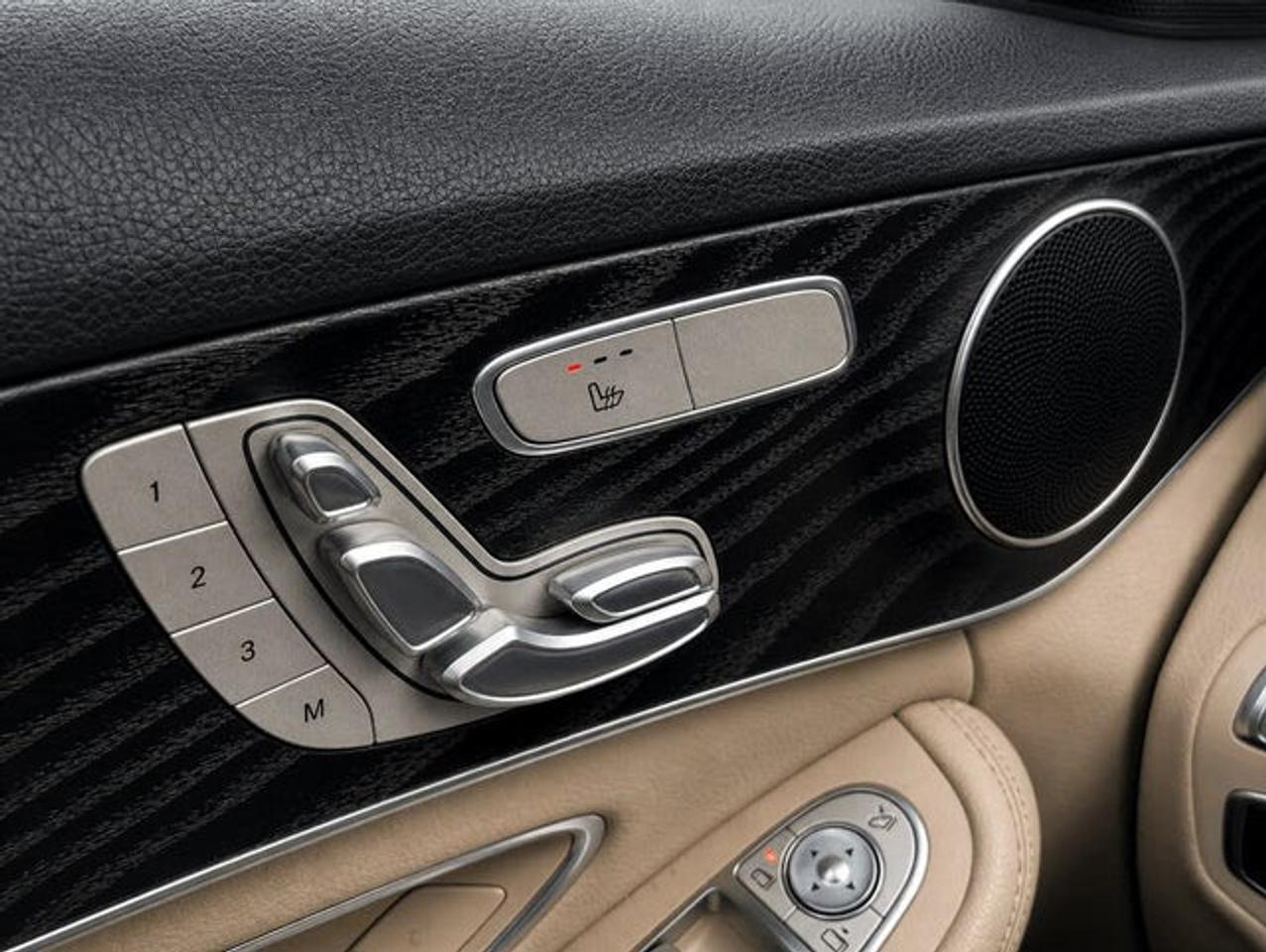 2019 Mercedes-Benz C-Class C300 Photo