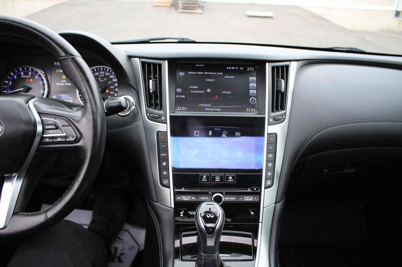 2017 Infiniti Q60 Premium Photo
