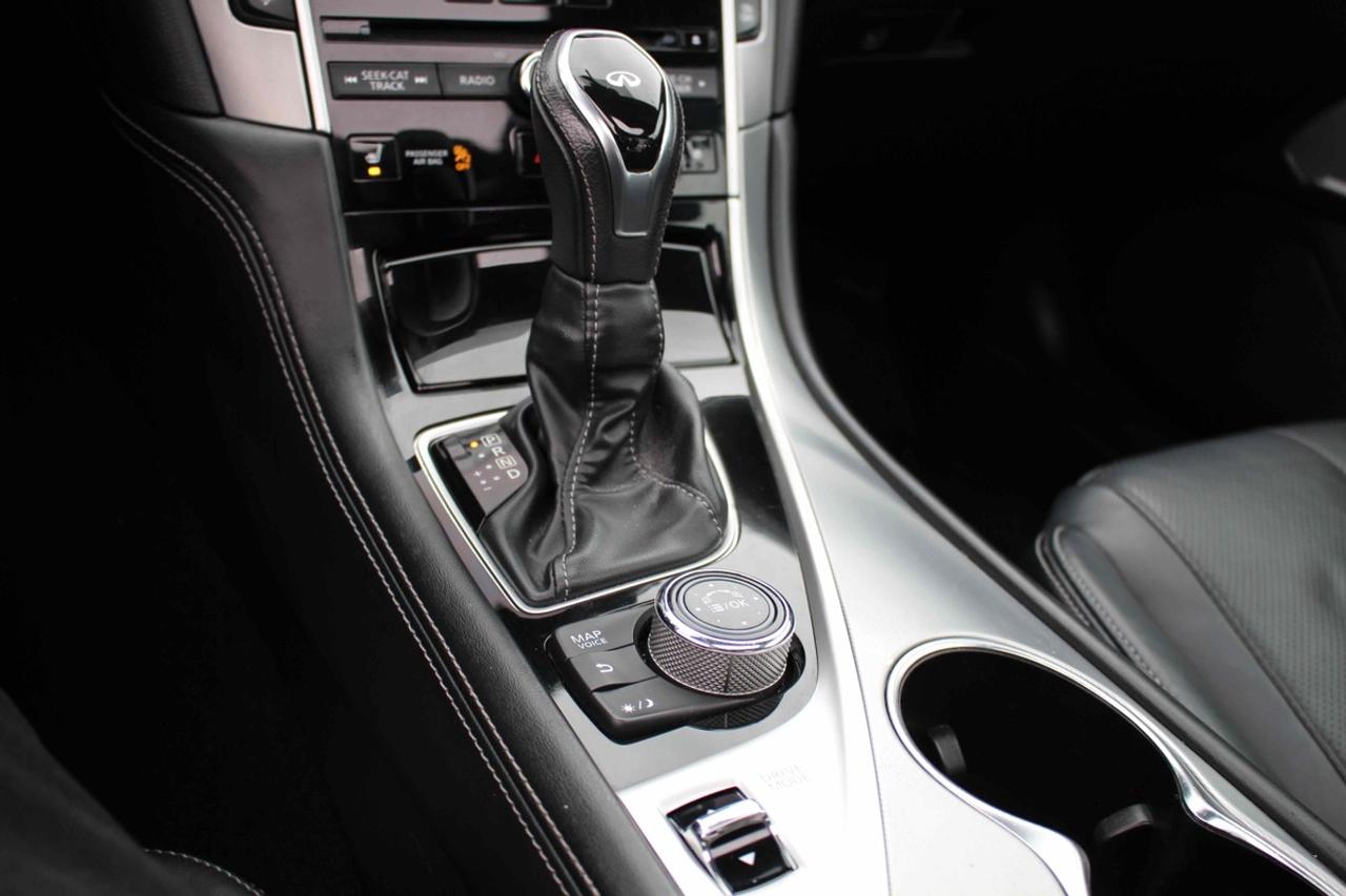 2017 Infiniti Q60 Premium Photo