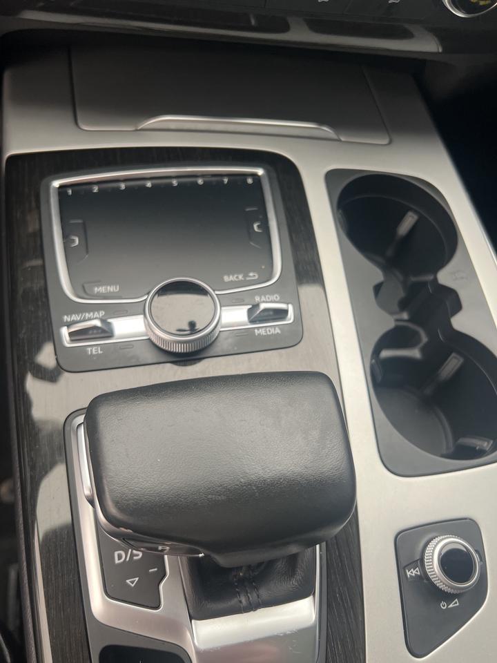 2018 Audi Q7 Komfort Photo