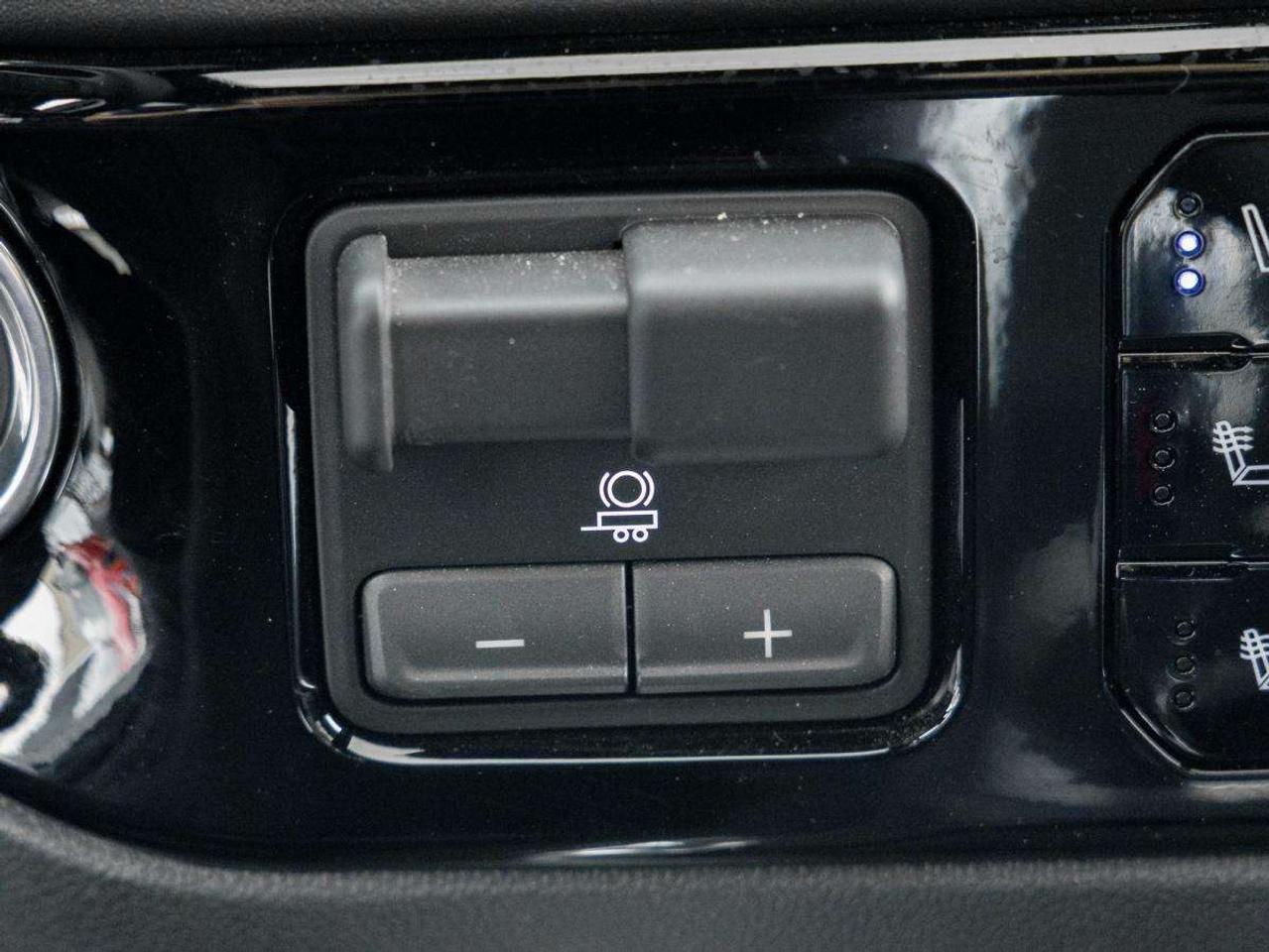 2026 Chevrolet Silverado 2500 4WD Crew Cab Standard Box High Country Photo