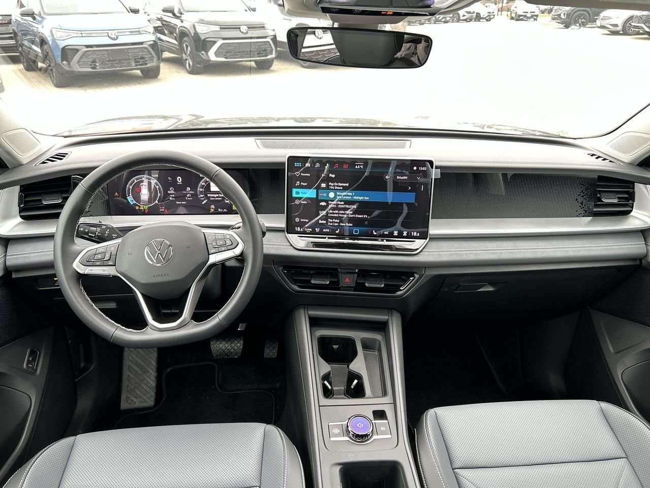 2026 Volkswagen Tiguan Comfortline 4MOTION Adaptive Cruise Control  Lane Assist  Leatherette Seating Surfaces  Wireless App-Connect  Kessy Photo