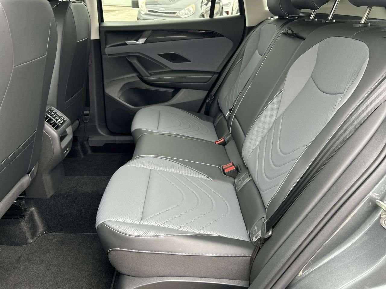 2026 Volkswagen Tiguan Comfortline 4MOTION Adaptive Cruise Control  Lane Assist  Leatherette Seating Surfaces  Wireless App-Connect  Kessy Photo