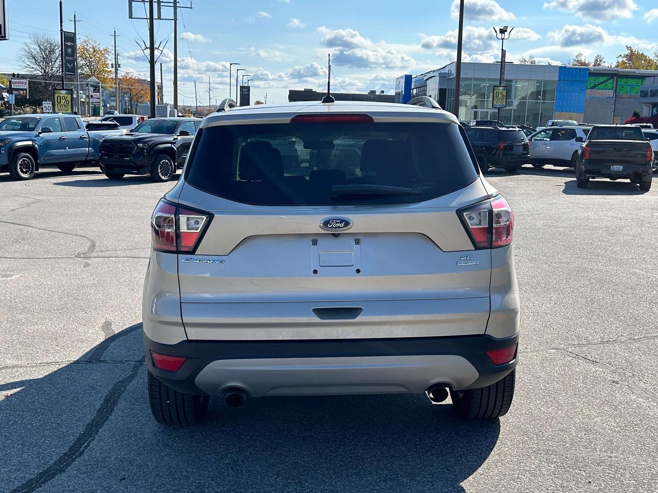 2017 Ford Escape SE   ONE OWNER   NEVER WINTER DRIVEN   LOW KM Photo