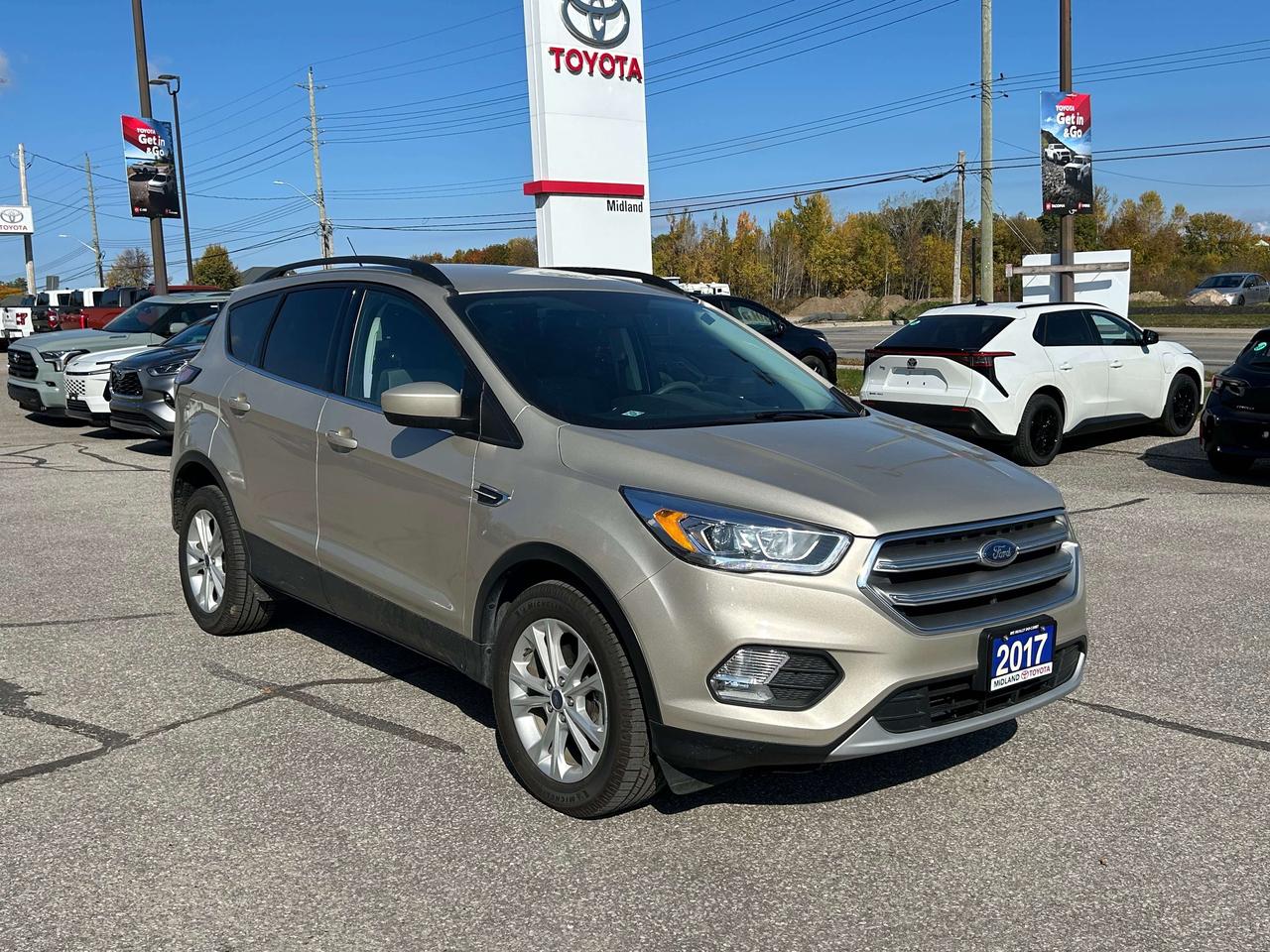 2017 Ford Escape SE   ONE OWNER   NEVER WINTER DRIVEN   LOW KM Photo