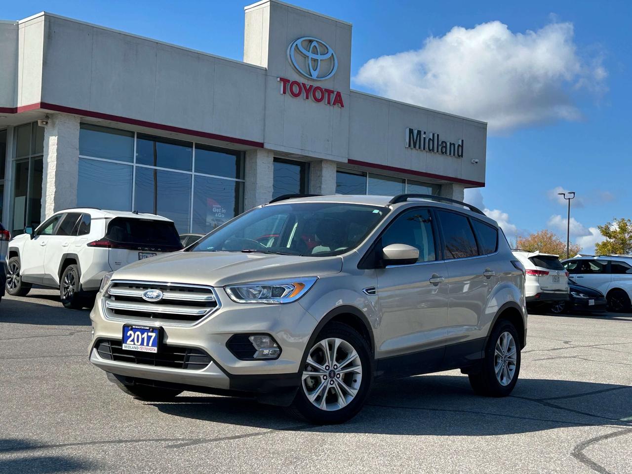 2017 Ford Escape SE   ONE OWNER   NEVER WINTER DRIVEN   LOW KM Photo