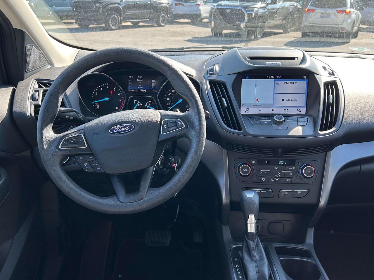 2017 Ford Escape SE   ONE OWNER   NEVER WINTER DRIVEN   LOW KM Photo