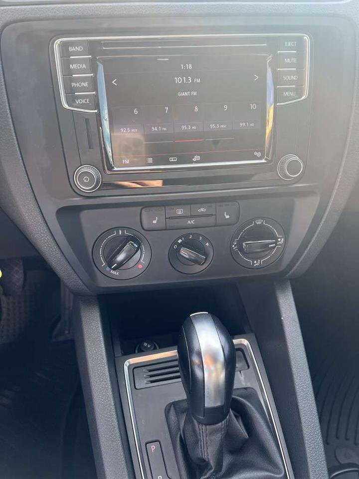 2017 Volkswagen Jetta 1.4T Tendline plus  Sedan Automatic Photo