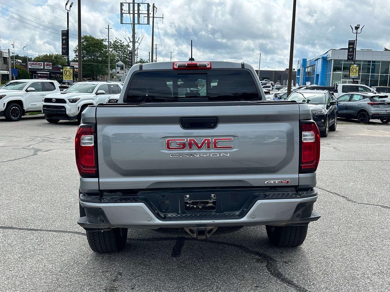 2024 GMC Canyon AT4 Photo3