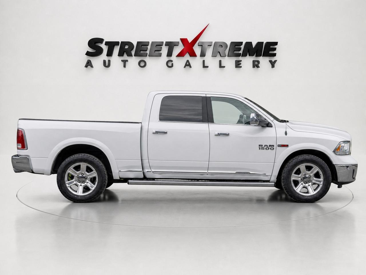 2016 RAM 1500 Laramie Limited - CREW CAB 4X4 Photo