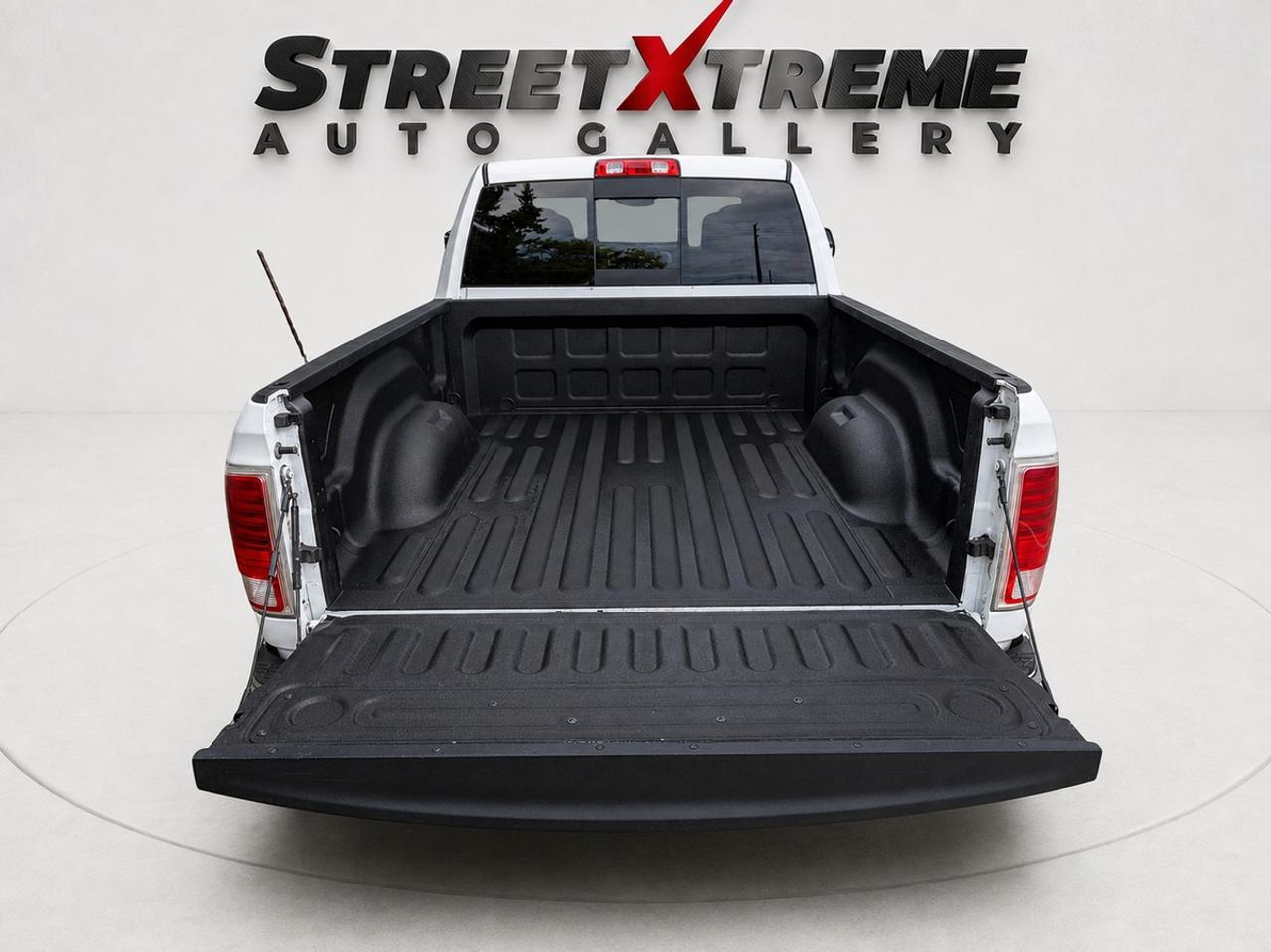 2016 RAM 1500 Laramie Limited - CREW CAB 4X4 Photo