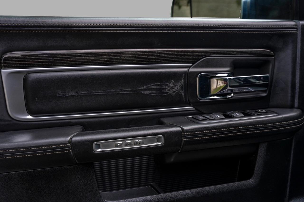 2016 RAM 1500 Laramie Limited - CREW CAB 4X4 Photo