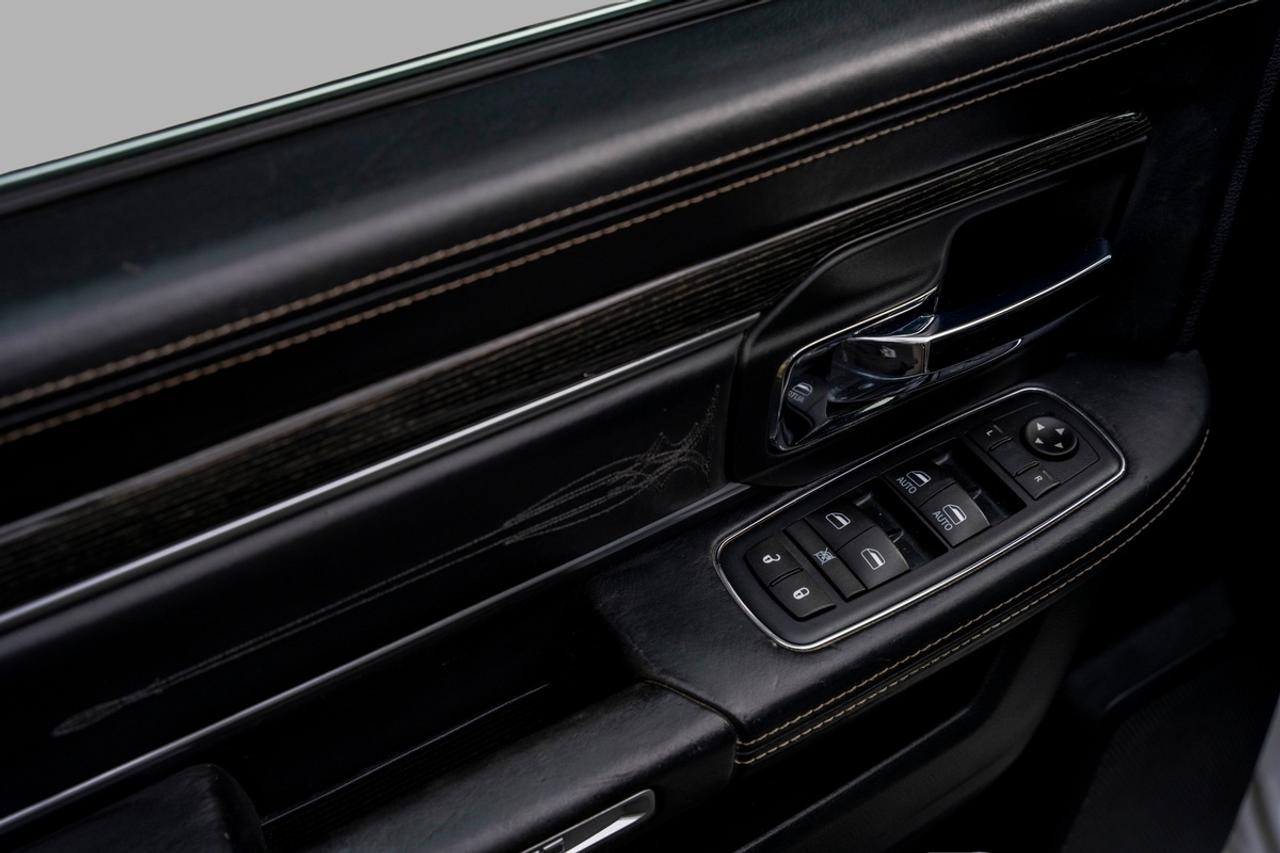 2016 RAM 1500 Laramie Limited - CREW CAB 4X4 Photo