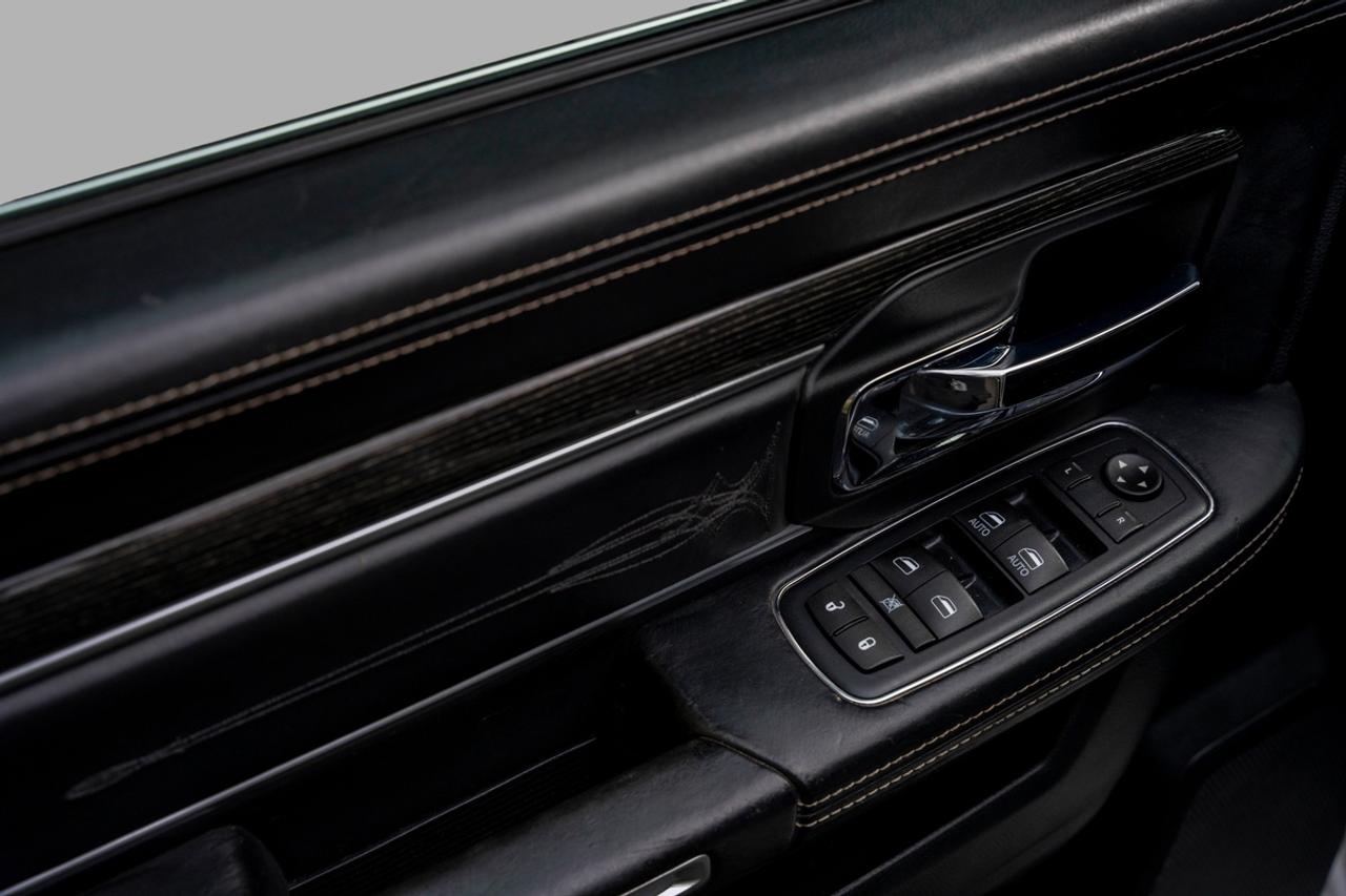 2016 RAM 1500 Laramie Limited - CREW CAB 4X4 Photo