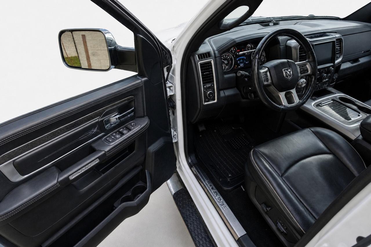 2016 RAM 1500 Laramie Limited - CREW CAB 4X4 Photo